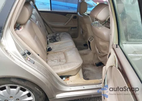 2000 Mercedes-Benz E 320 from USA, damaged, VIN WDBJH65JXYB072288